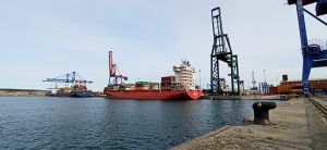 Proyecto de iluminación en el sector portuario en la empresa CSP Torres Spain, en el puerto de Bilbao, Bizkaia.
