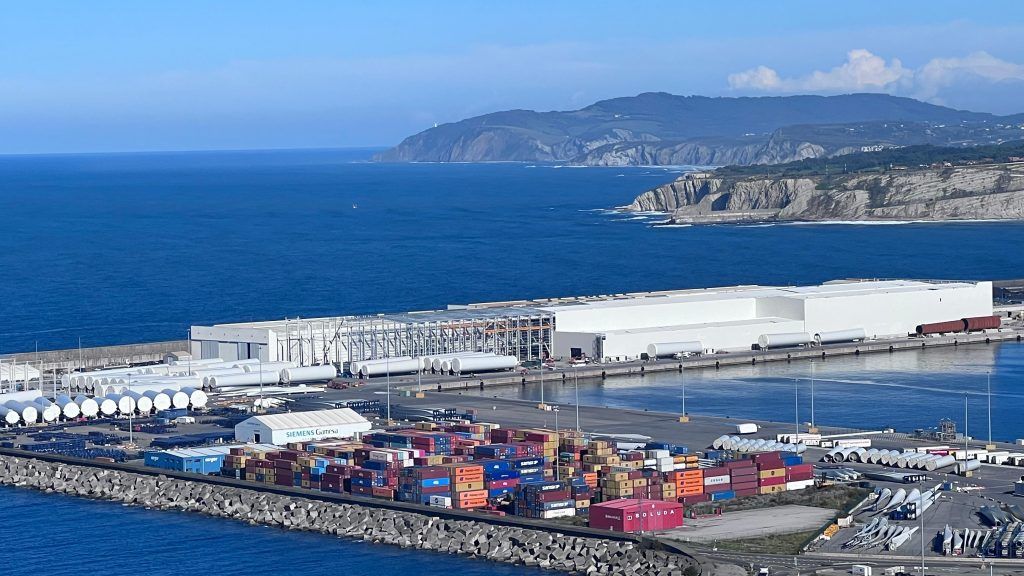 Proyecto sector industrial realizado en las instalaciones de Haizea Wind, en el puerto de Bilbao, Bizkaia.