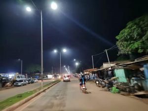 Proyecto de iluminacion realizado en los exteriores del aeropuerto de Burkina Faso