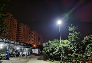 Proyecto de iluminación vial en Dhaka con más de 300 farolas LED CHZ ST29 de 50 W y 80 W.