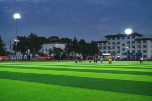 Proyecto de iluminación profesional del campo de fútbol al aire libre del Instituto de Finanzas de Hunan, Changsha, China.